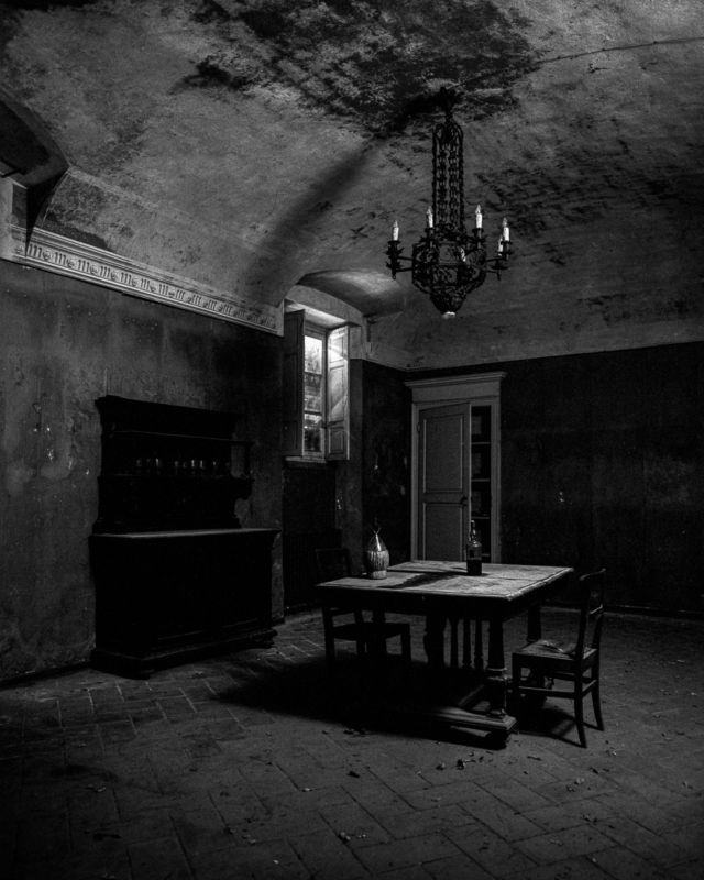 .
Pentax 67
Kodak Tri-X 400
XTOL + Rodinal

#baad5eed #ishotfilm #analogphotography #grainisgood #bnwzone #bnw_switzerland #bnwphotography #bnw_magazine #bnwawards #filmbnw #filmphotomag #infilmwetrust #filmisnotdead #filmisbetter #blackandwhitephotographymag #shotitwithfilm #theanalogclub #deepblackmag #monochrome #monochromatic #monochromephotography #argentique #blackandwhitephotography #bnw #blackandwhite #photography #photooftheday #bnw_captures #schwarzweissfotografie #NDLP26