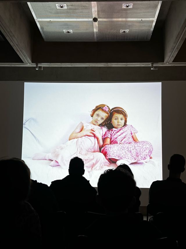 #nofilter #NDLP26 #ndlp26

Nuit de la Photo, 14.02.2026, La Chaux-de-Fonds, Part I

Sarah Carp, *Sans visage*, 2024 carp_sarah 
Patricia Laguerre, *Âmes flottantes*, 2011 - en cours patricialaguerresuisse 
Géraldine Lay, *La lune sourit le jour*, 2925 lay.geraldinee 

nuitdelaphoto_ beauxartslachauxdefonds