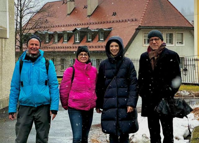 J’ai accompagné Lorène Durret (responsable du fonds Marc Riboud) et les photographes Sarah Carp et Olivier Christinat pour une visite de la ville dans le cadre de la #ndlp26 : Belvédère Espacité, Serre 28 et 24, Ancien Manège, rue de la Promenade, Monument de la République et Grand Temple.